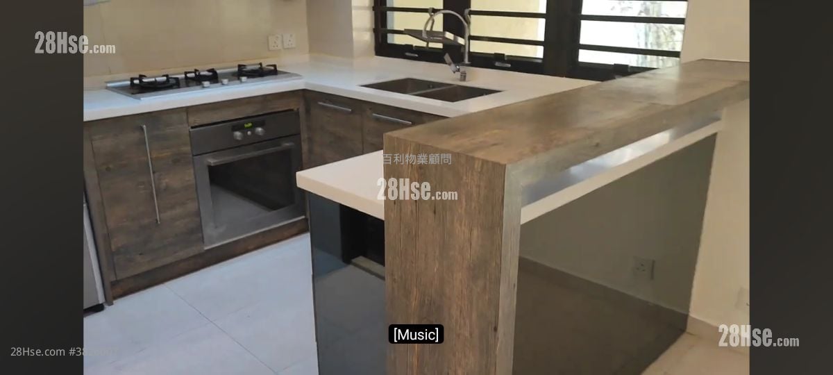 10 Stafford Road Sell 3 Bedrooms 1,343 ft²