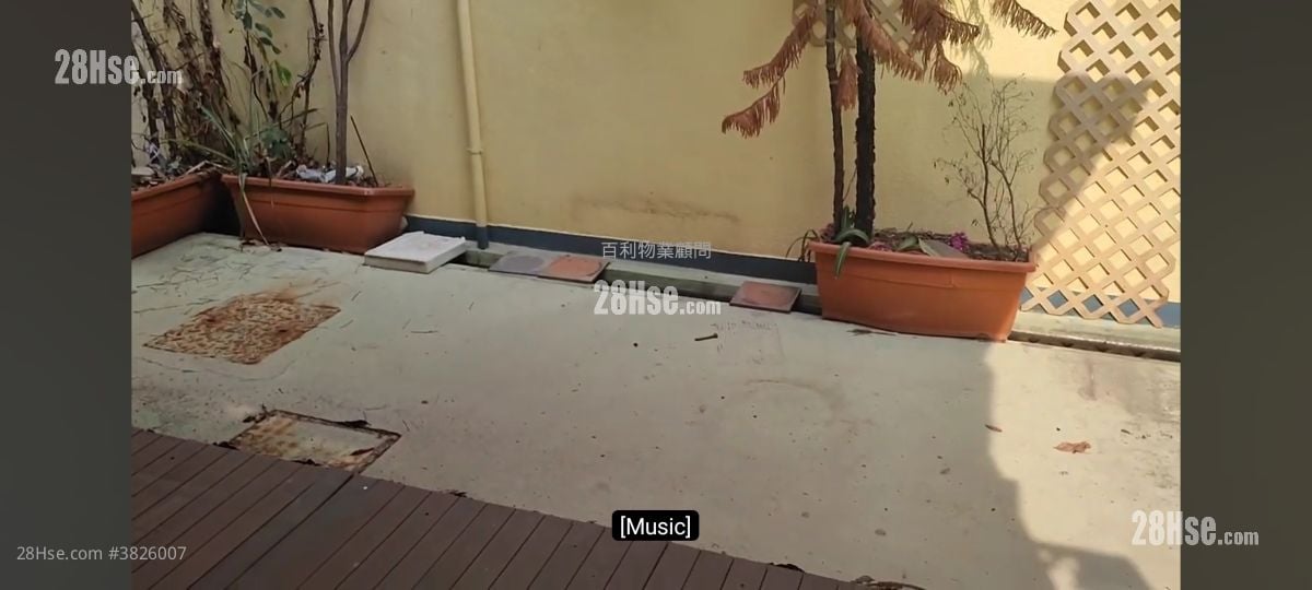 10 Stafford Road Sell 3 Bedrooms 1,343 ft²