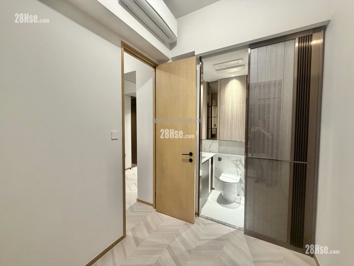 Eight Southpark Rental Studio , 1 Bathroom 262 ft²