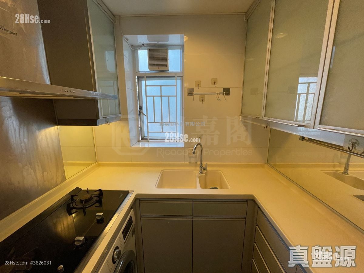 Metro Town Rental 2 Bedrooms , 1 Bathroom 503 ft²