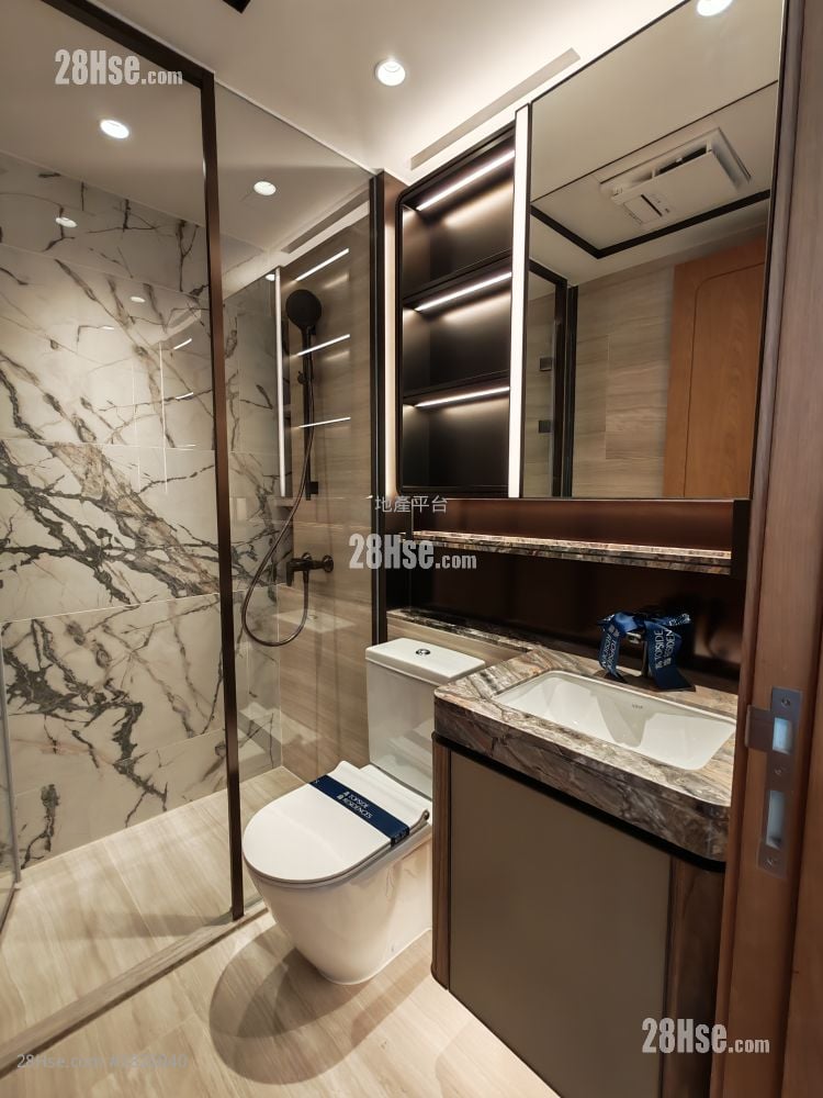 Topside Residence Rental 1 Bathroom 277 ft²