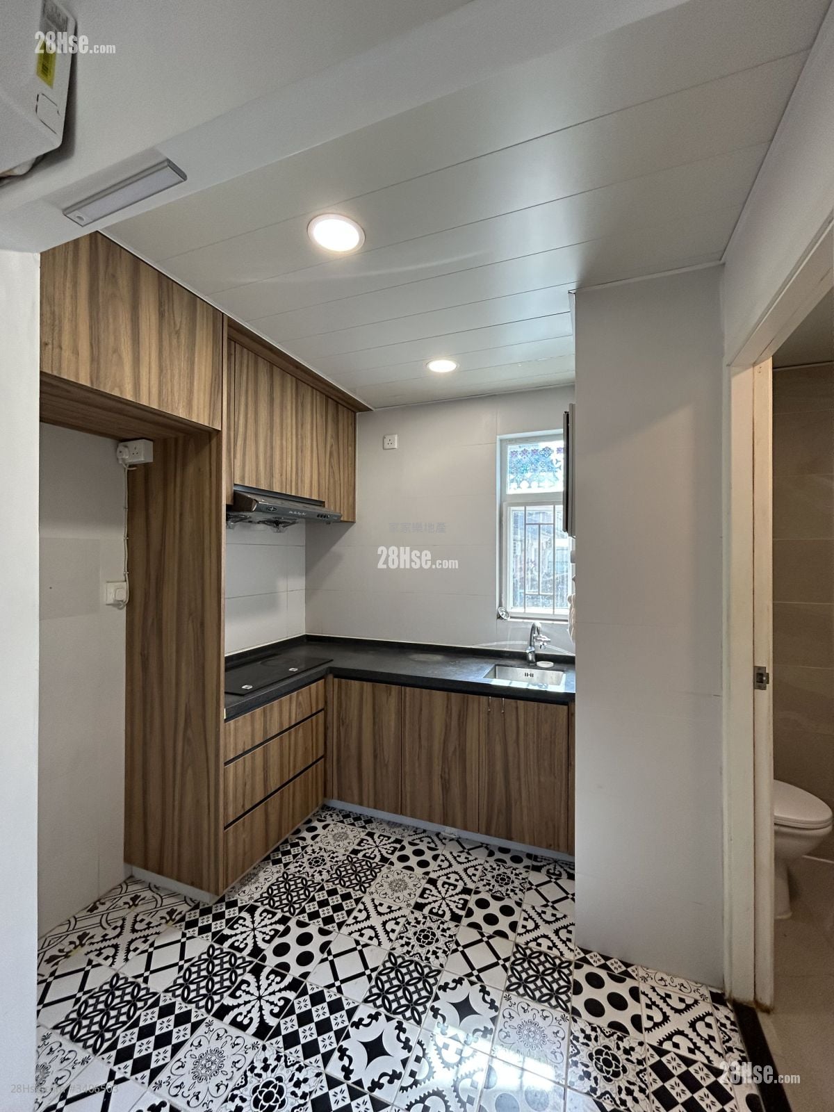 村屋 租盘 2 房 , 1 浴室 650 平方尺