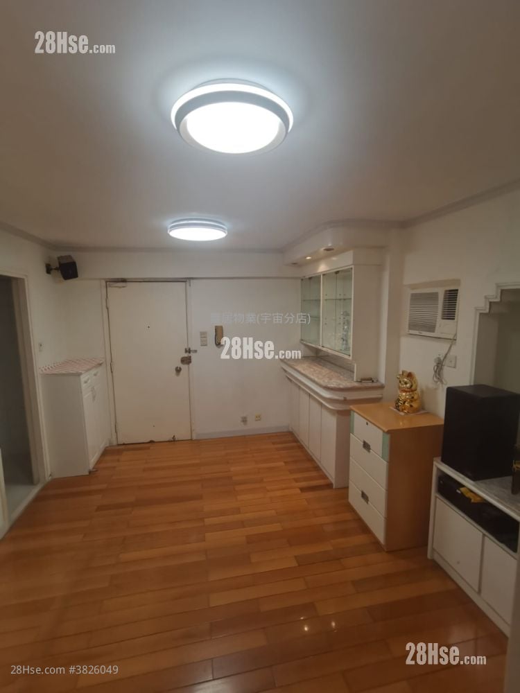 Lai Bo Garden Sell 2 Bedrooms , 1 Bathroom 410 ft²