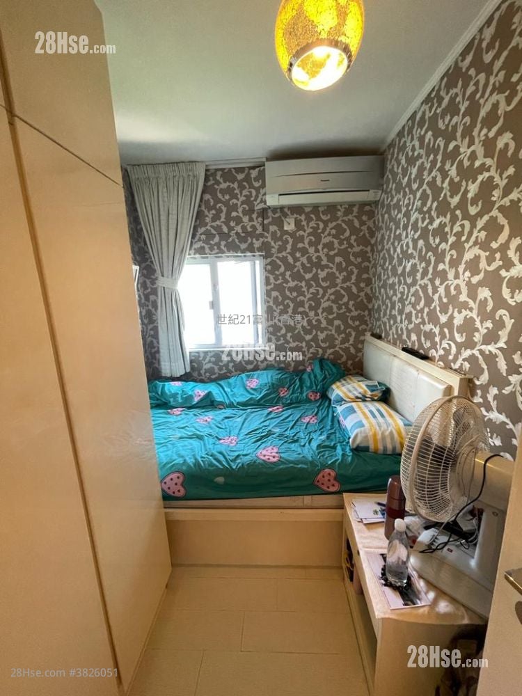 Ying Fuk Court Sell 3 Bedrooms , 1 Bathroom 645 ft²