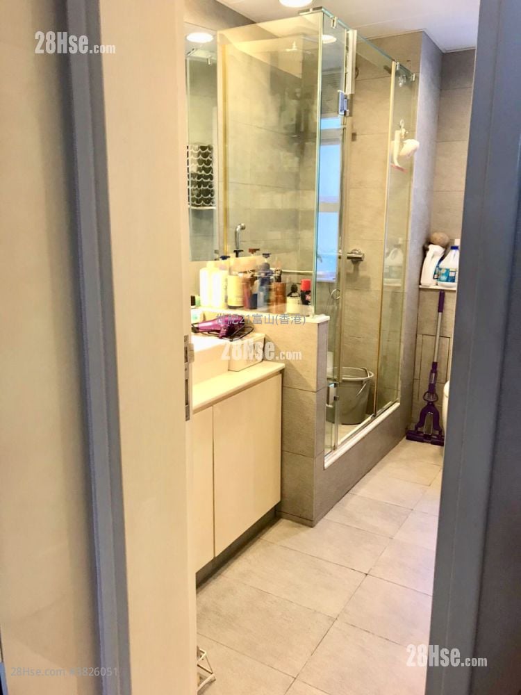 Ying Fuk Court Sell 3 Bedrooms , 1 Bathroom 645 ft²