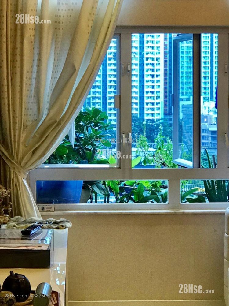 Ying Fuk Court Sell 3 Bedrooms , 1 Bathroom 645 ft²