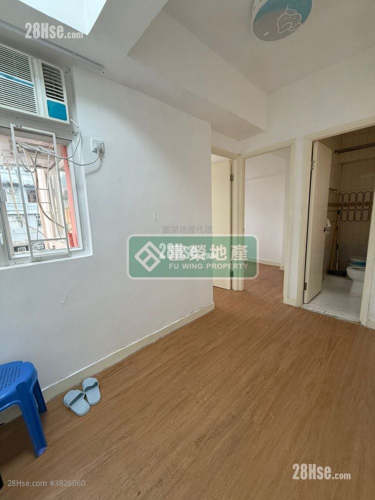 Chi On Court Sell 2 Bedrooms , 1 Bathroom 268 ft²