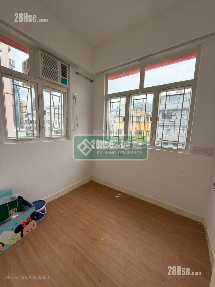 Chi On Court Sell 2 Bedrooms , 1 Bathroom 268 ft²