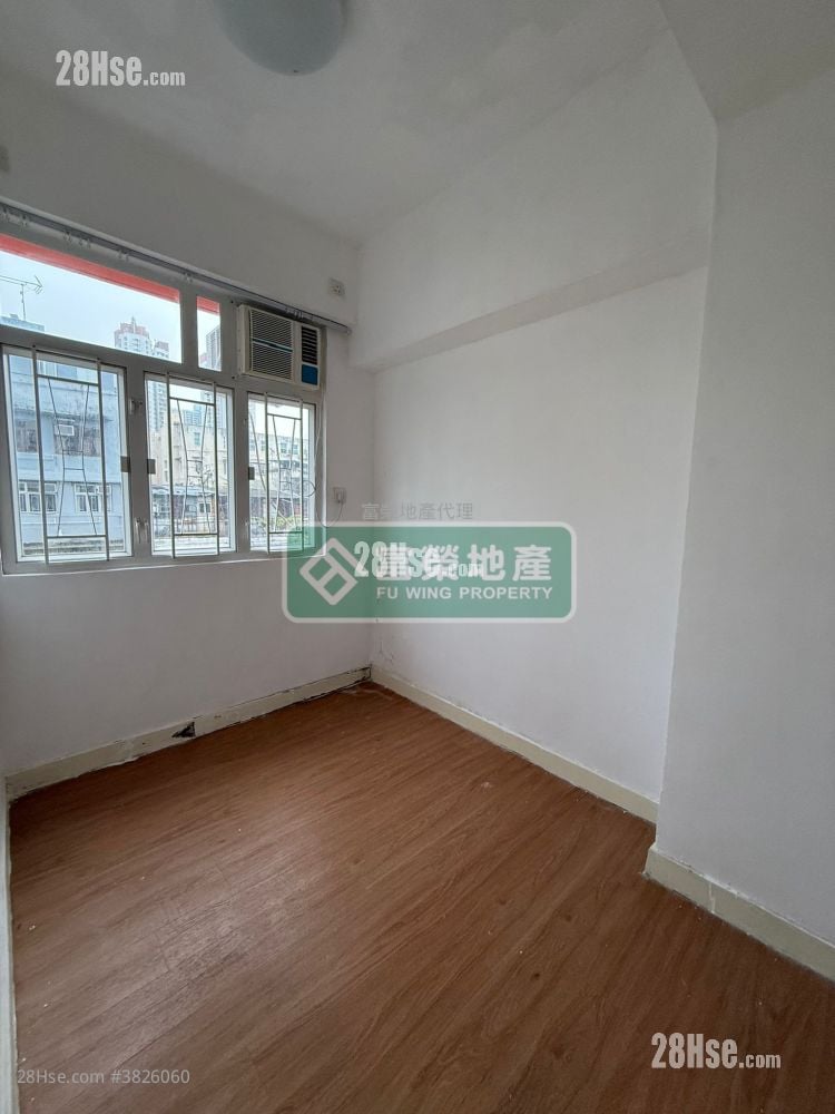 Chi On Court Sell 2 Bedrooms , 1 Bathroom 268 ft²