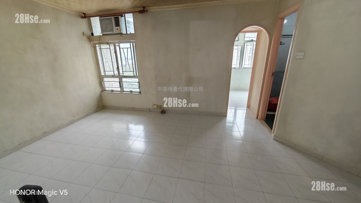 Tak Nga Court Sell 2 Bedrooms , 1 Bathroom