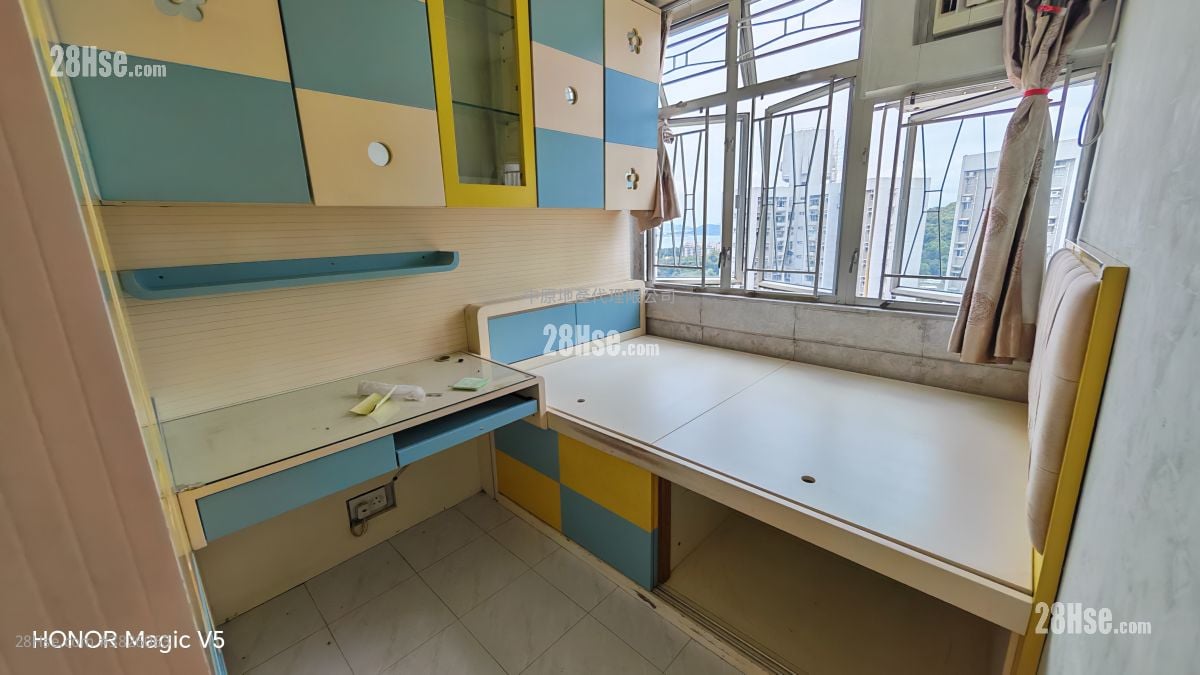 Tak Nga Court Sell 2 Bedrooms , 1 Bathroom