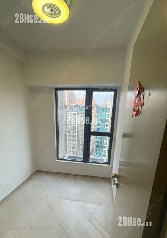 The Wings Rental 3 Bedrooms , 2 Bathrooms 673 ft²