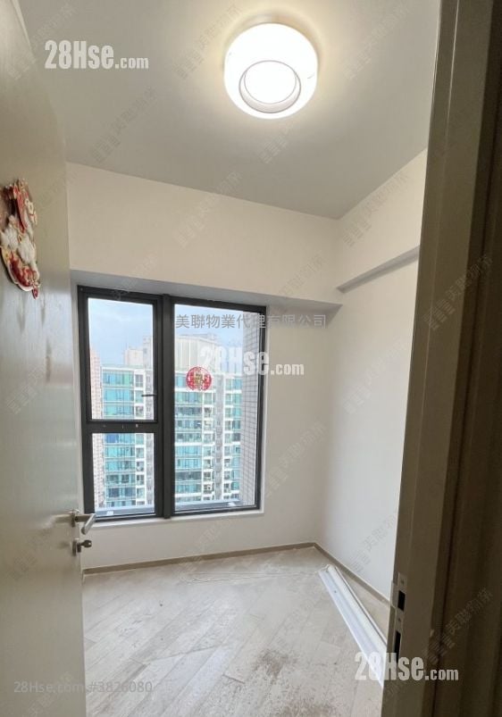 The Wings Rental 3 Bedrooms , 2 Bathrooms 673 ft²