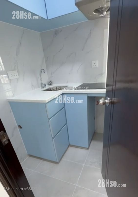 Wai King Building Sell 2 Bedrooms , 1 Bathroom 410 ft²