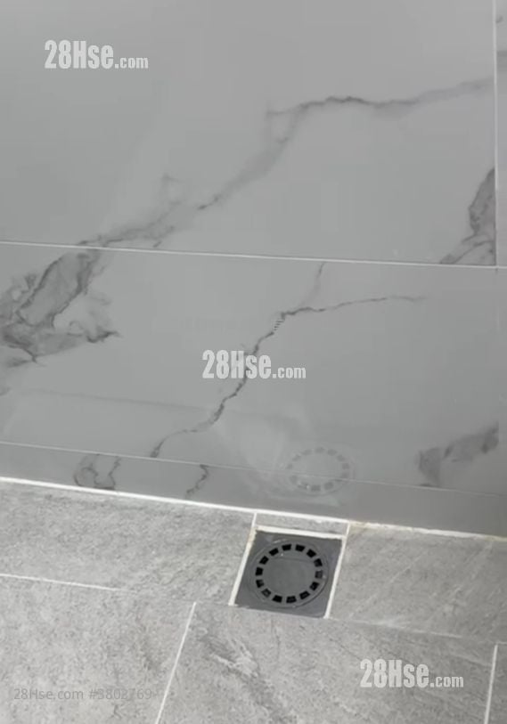 Wang Kwong Building Sell 2 Bedrooms , 1 Bathroom 391 ft²