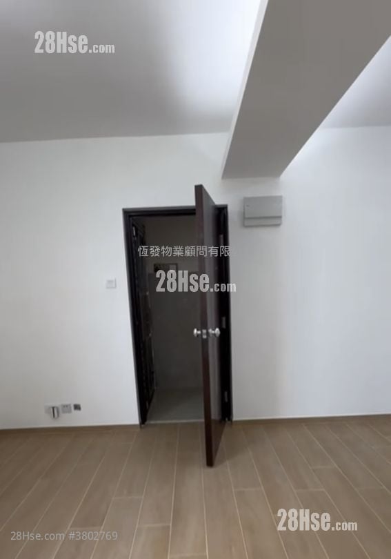 Wang Kwong Building Sell 2 Bedrooms , 1 Bathroom 391 ft²