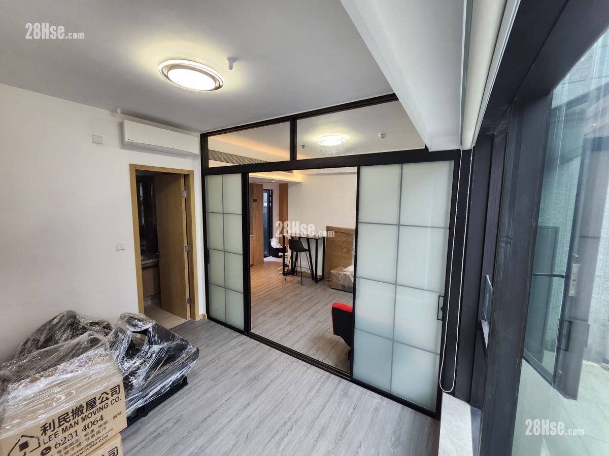 主人房: 瀚名 售盤 1 房 , 1 浴室 387 平方呎