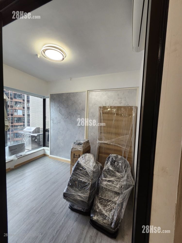 主人房: 瀚名 售盤 1 房 , 1 浴室 387 平方呎