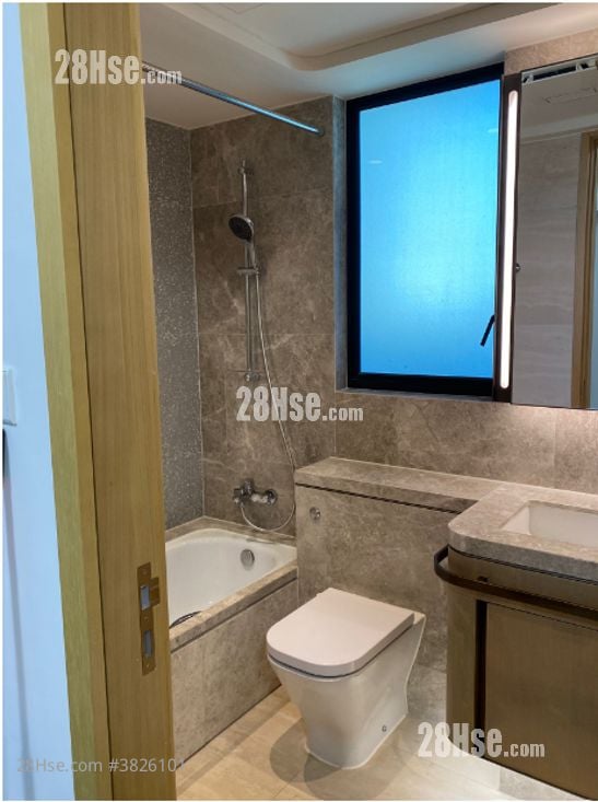 浴室: 瀚名 售盤 1 房 , 1 浴室 387 平方呎