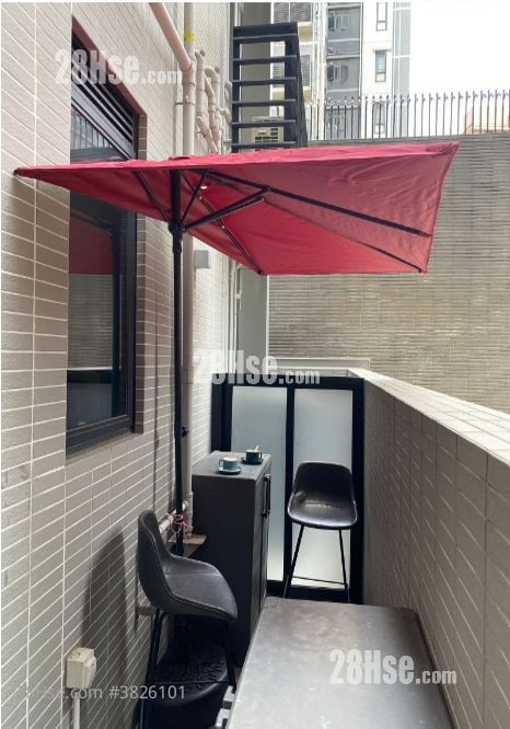 露台: 瀚名 售盤 1 房 , 1 浴室 387 平方呎