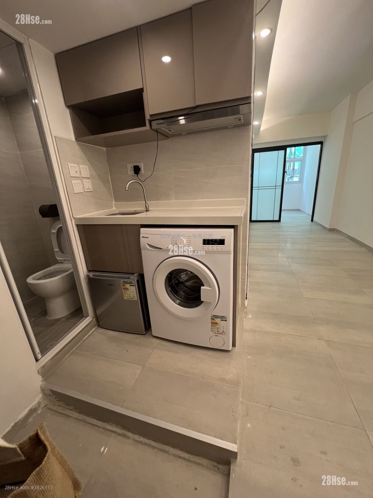 美轮大厦 租盘 2 房 , 1 浴室 300 平方尺