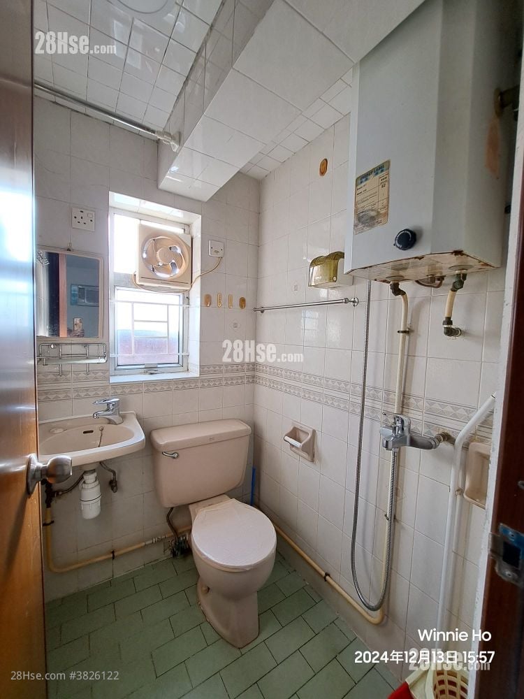 村屋 租盤 2 房 400 平方呎