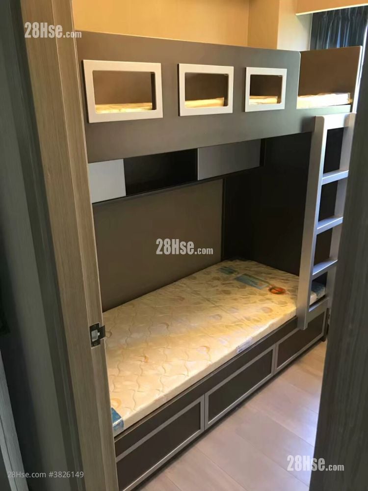 Verdant Villa Sell 2 Bedrooms , 2 Bathrooms 825 ft²