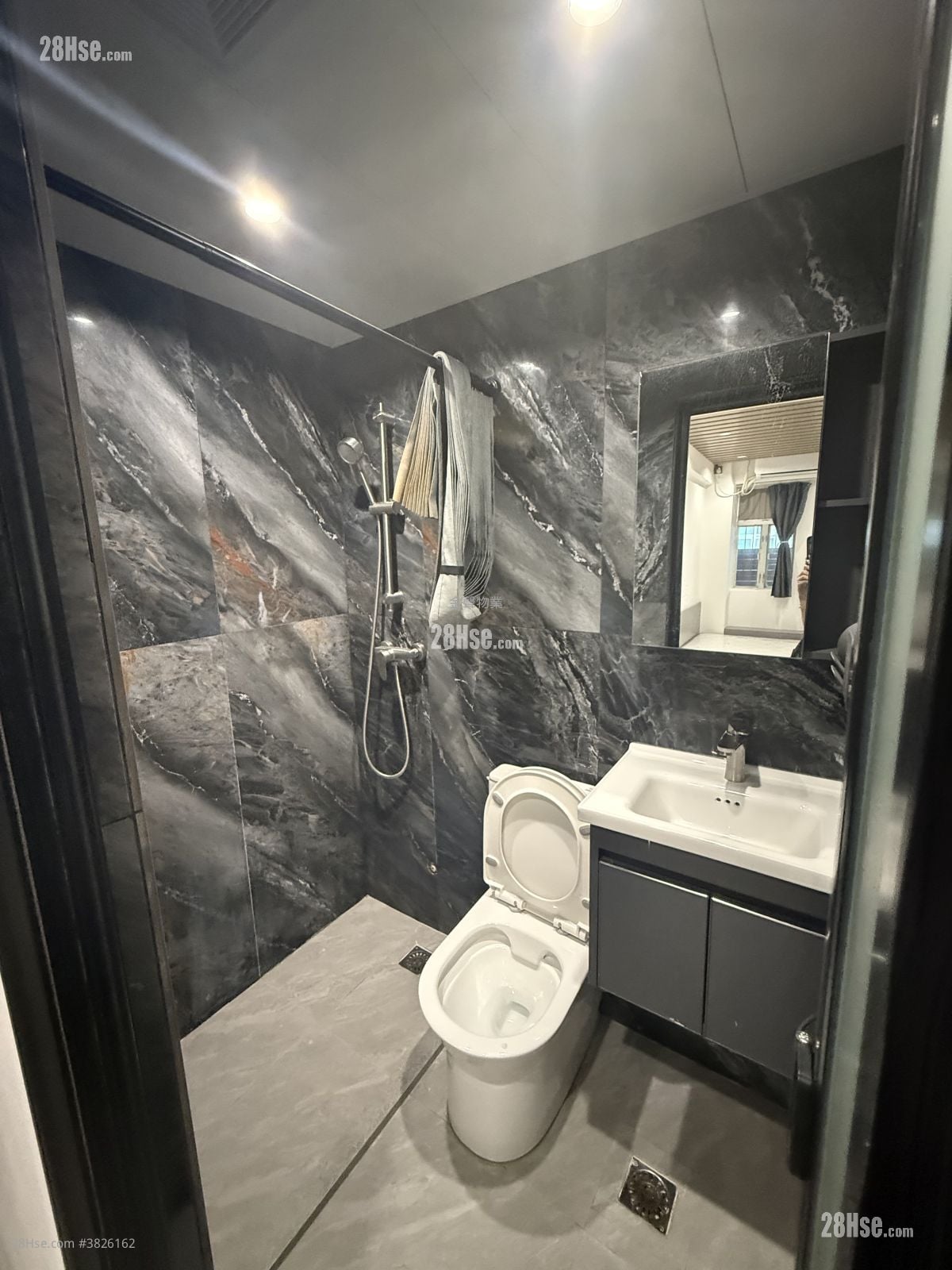 高好樓 租盤 開放式間隔 , 1 浴室 300 平方呎