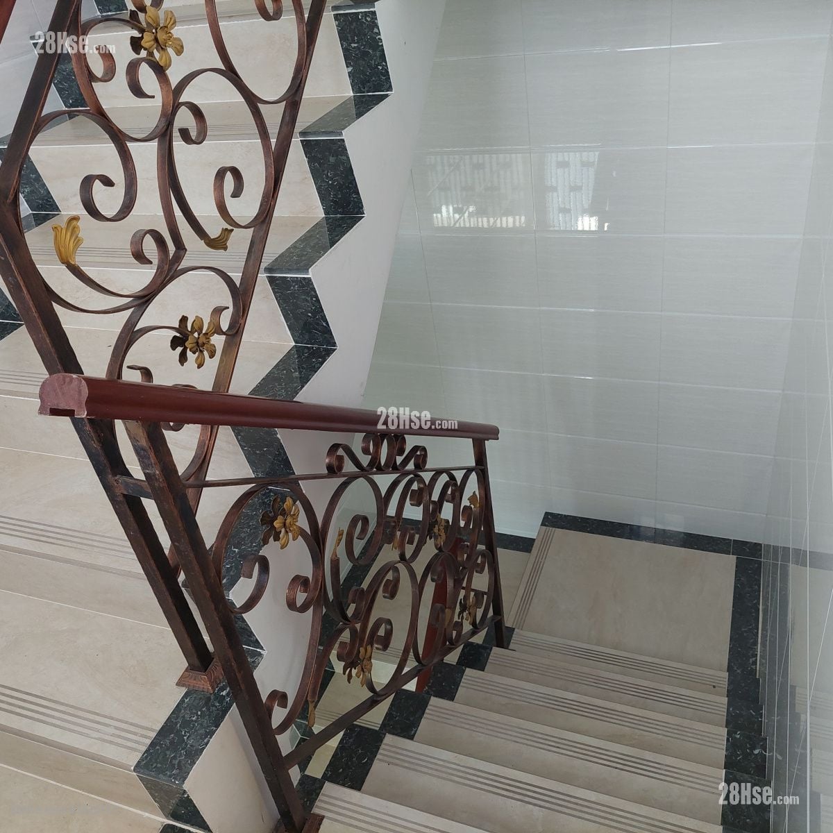 村屋 租盤 2 房 , 1 浴室 700 平方呎