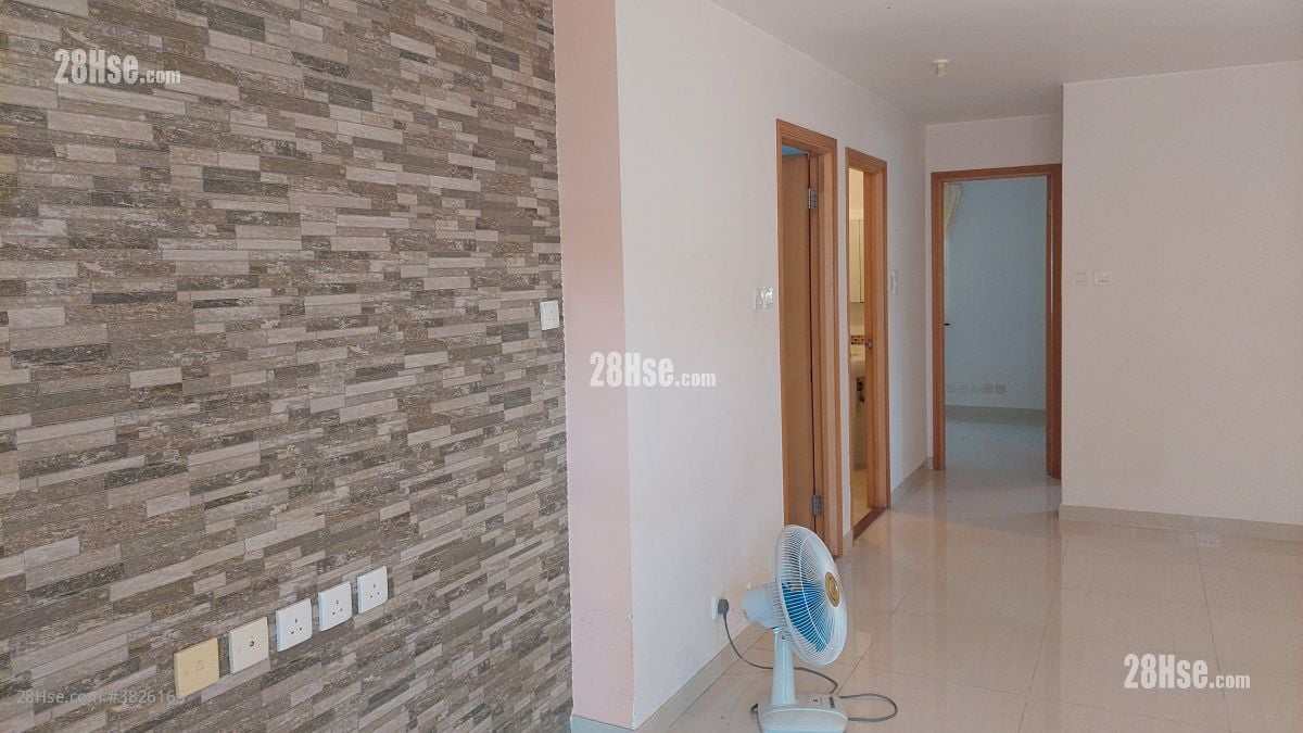 村屋 租盤 2 房 , 1 浴室 700 平方呎