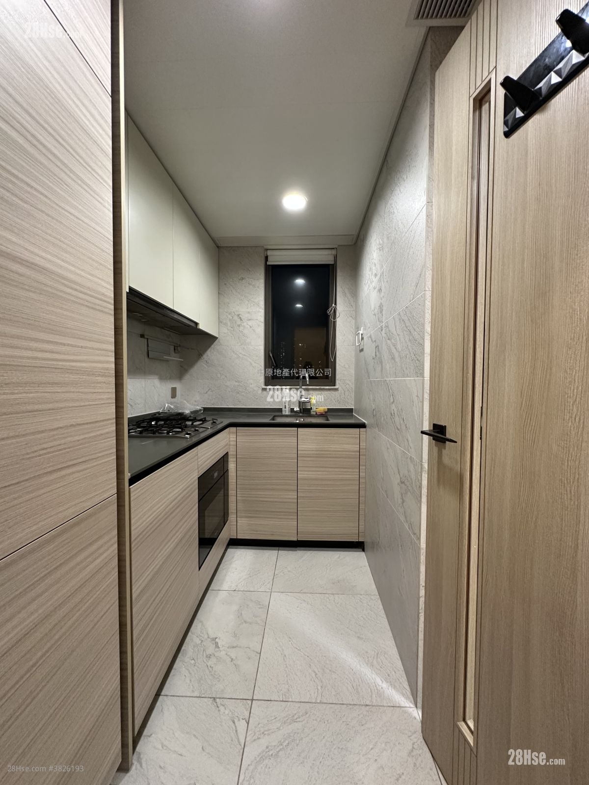 廚房: 星凱堤岸 售盤 2 房 , 1 浴室 552 平方呎