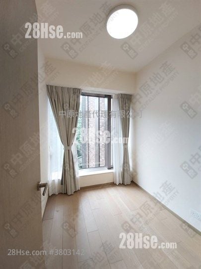 Island Garden Sell 3 Bedrooms 845 ft²