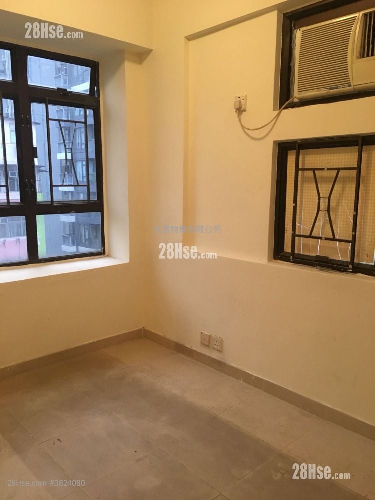 Golden Court Rental 2 Bedrooms , 1 Bathroom 274 ft²