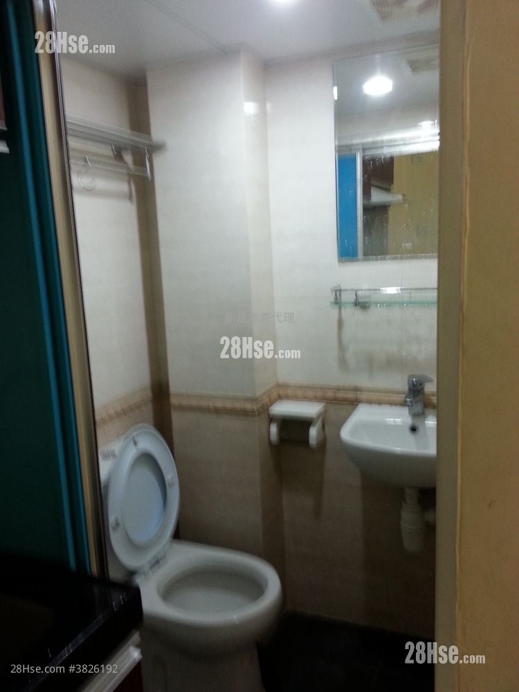 白花大廈 租盤 2 房 , 1 浴室 250 平方呎