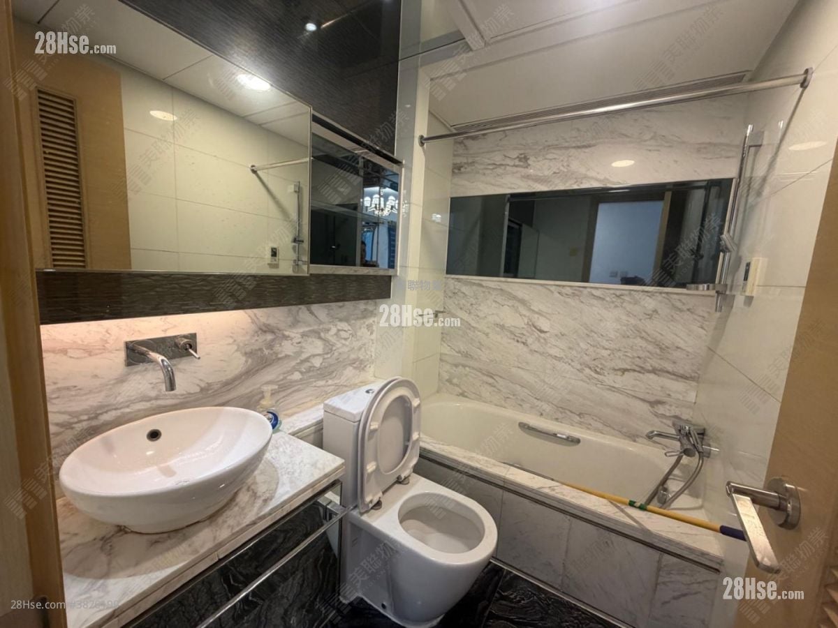 Yoho Midtown Sell 3 Bedrooms , 3 Bathrooms 915 ft²