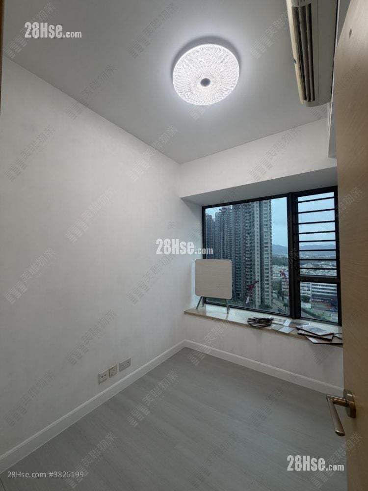 Yoho Midtown Sell 3 Bedrooms , 3 Bathrooms 915 ft²