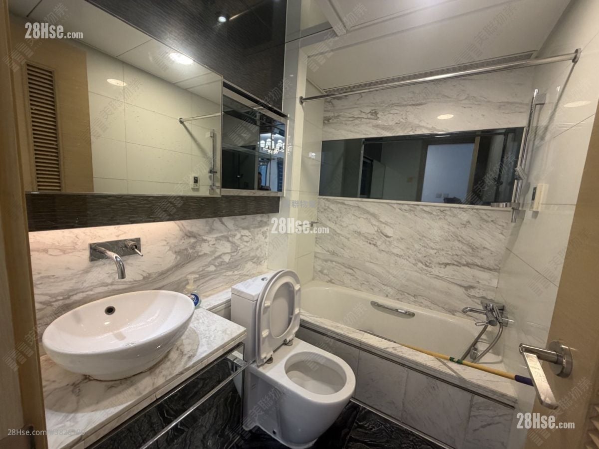 Yoho Midtown Sell 3 Bedrooms , 3 Bathrooms 915 ft²