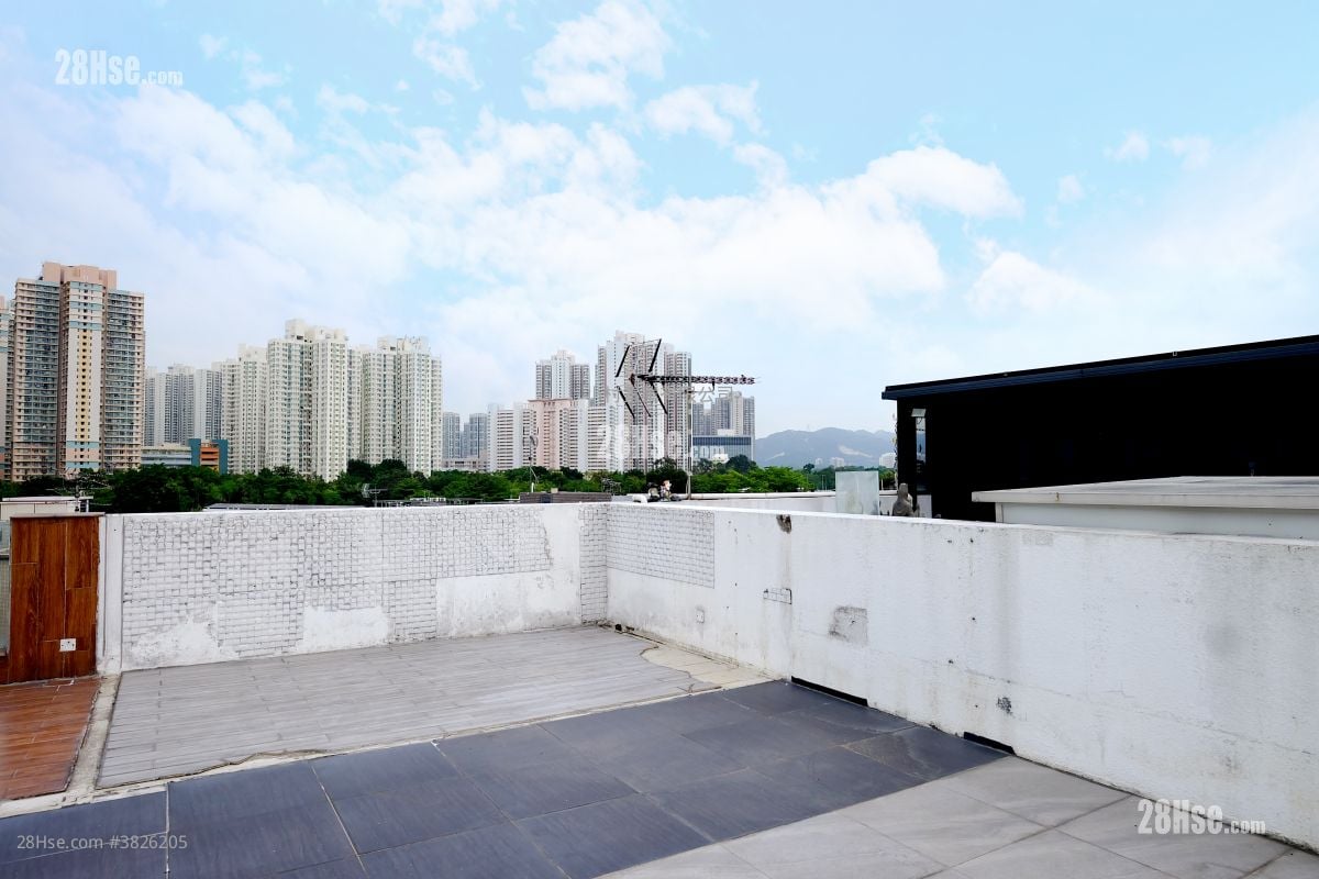 天台: 巒山壹號 售盤 2 房 , 1 浴室 650 平方呎