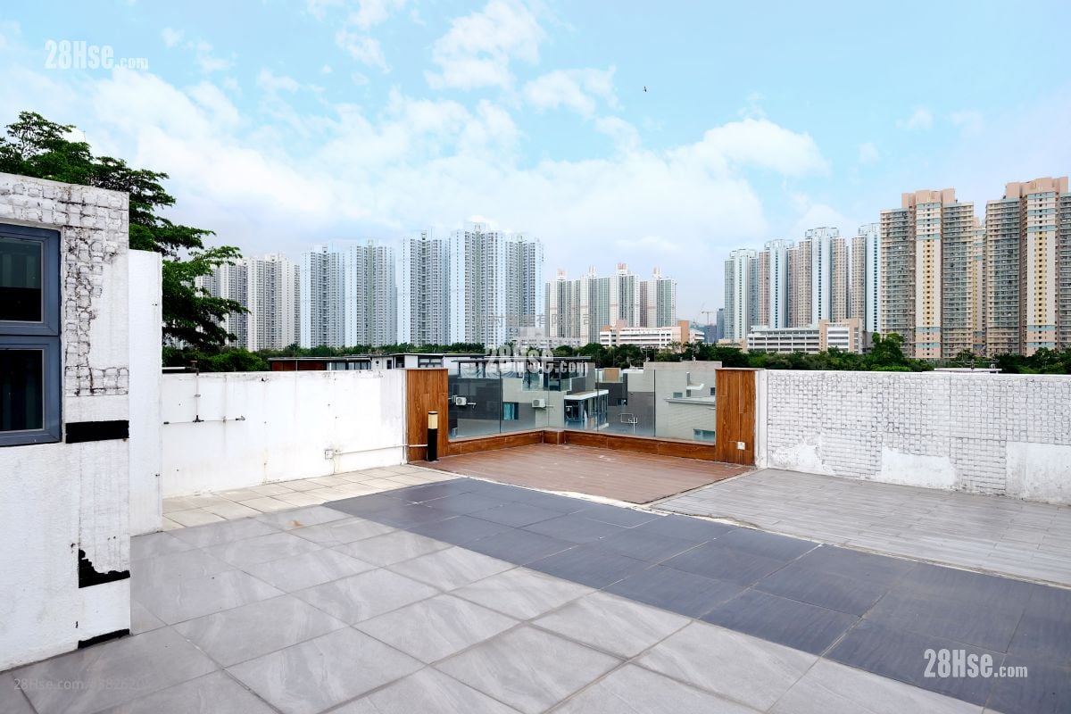 天台: 巒山壹號 售盤 2 房 , 1 浴室 650 平方呎