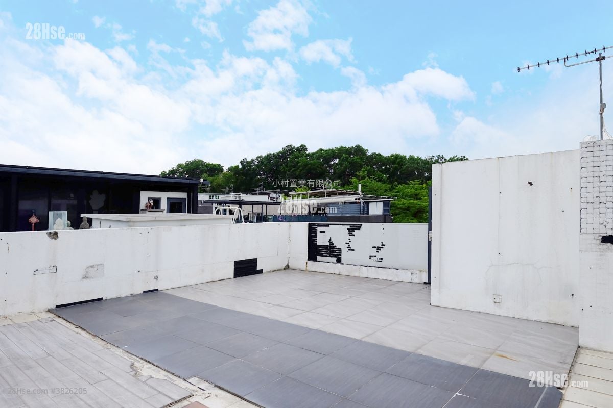 天台: 巒山壹號 售盤 2 房 , 1 浴室 650 平方呎