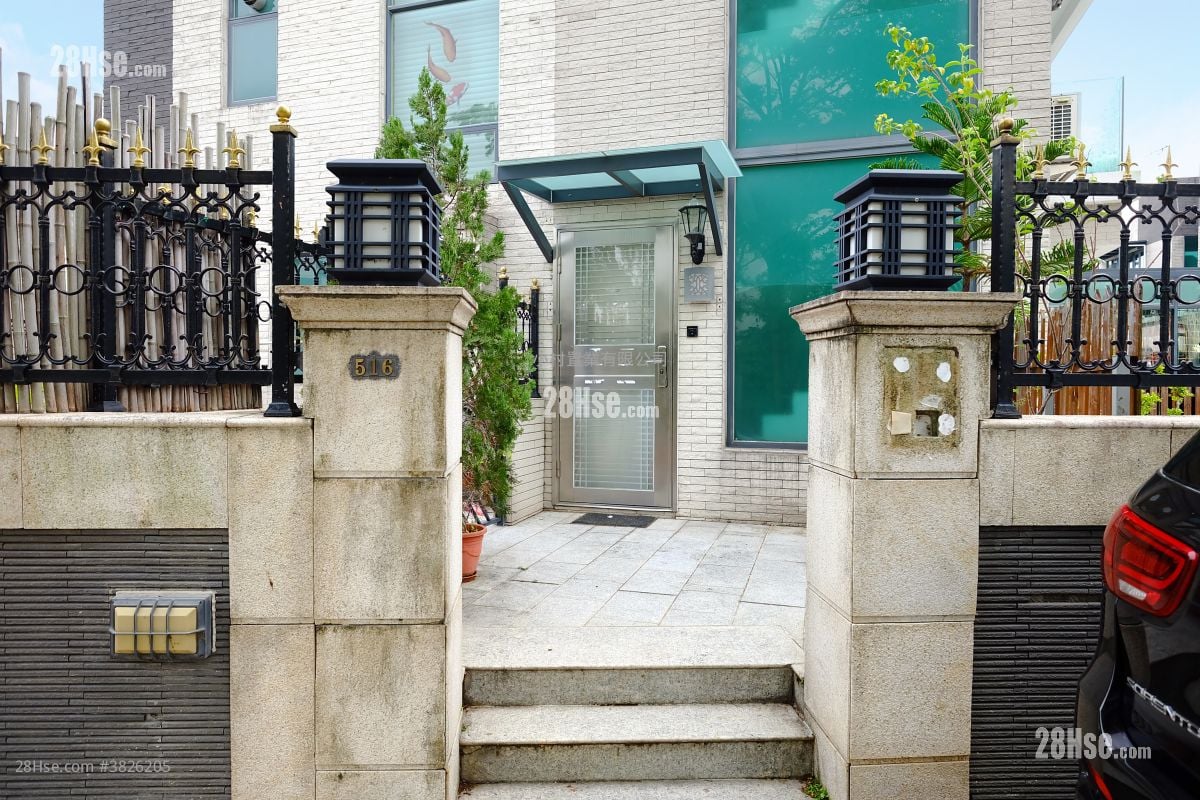 大廈入口: 巒山壹號 售盤 2 房 , 1 浴室 650 平方呎