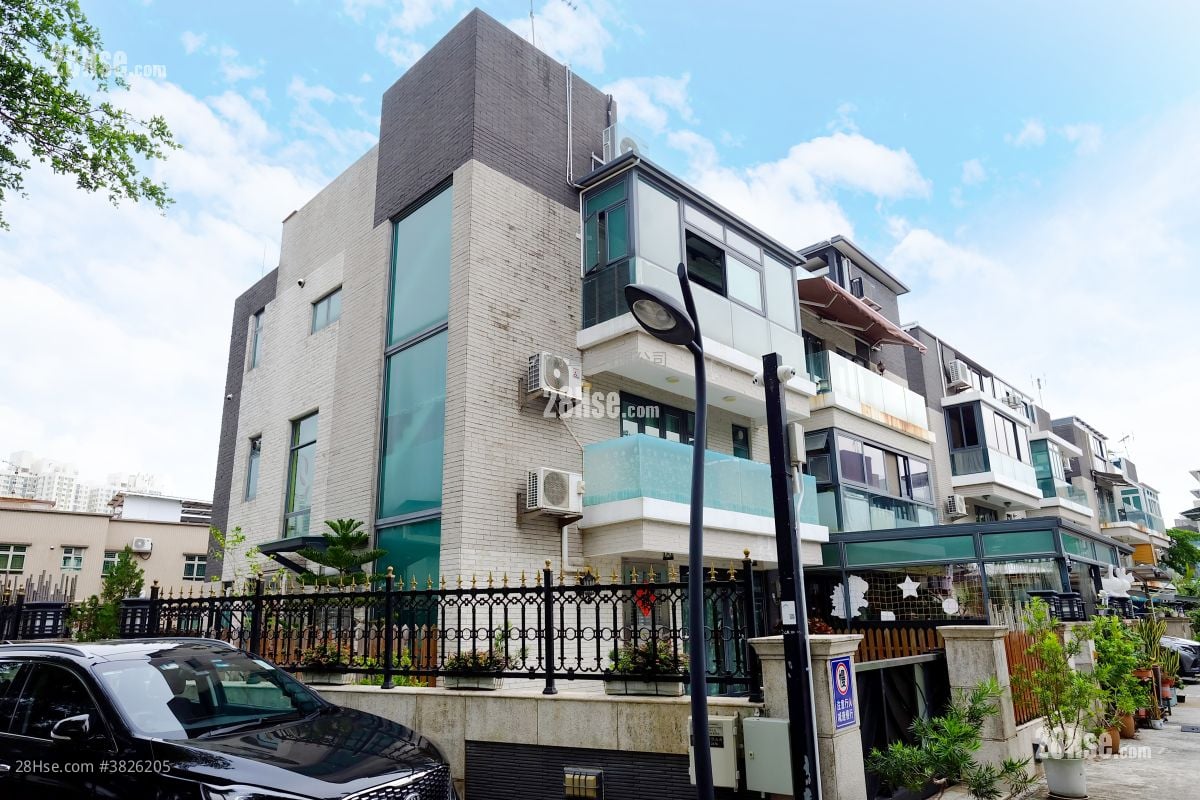 大廈外觀: 巒山壹號 售盤 2 房 , 1 浴室 650 平方呎