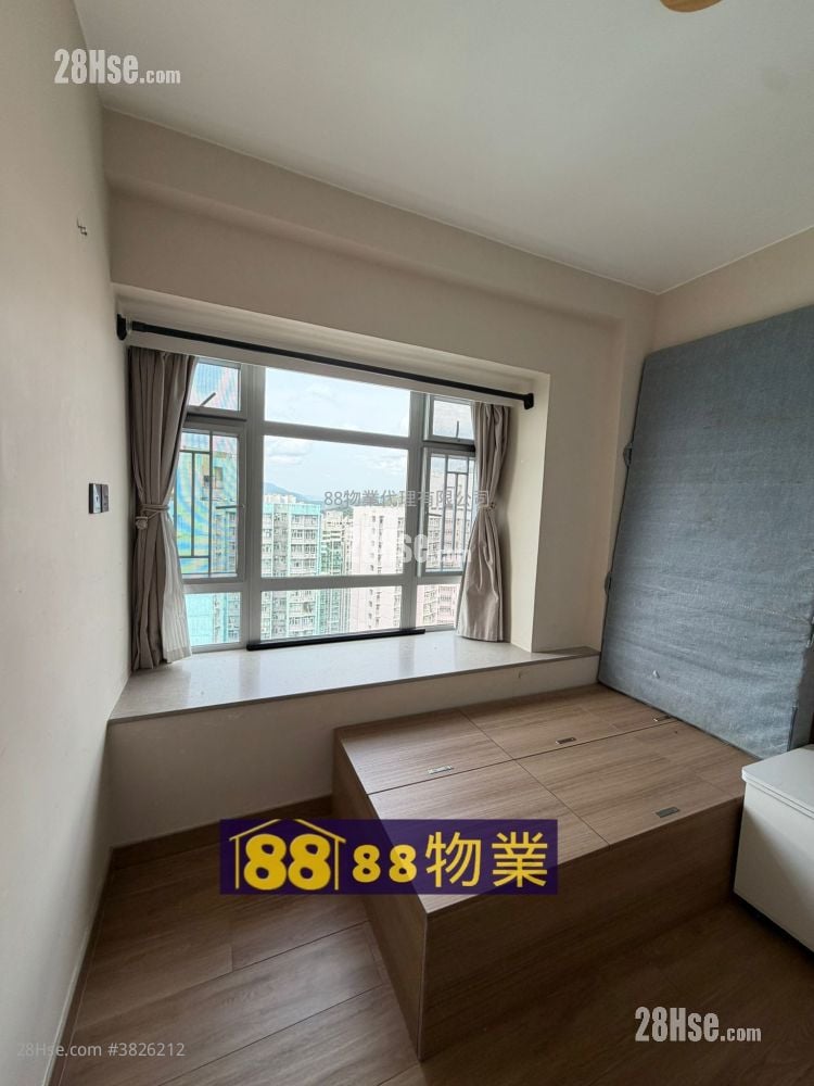 Flora Plaza Rental 2 Bedrooms , 1 Bathroom 392 ft²