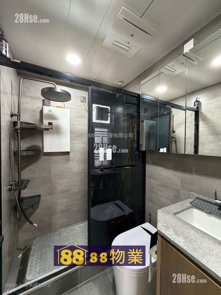 Flora Plaza Rental 2 Bedrooms , 1 Bathroom 392 ft²