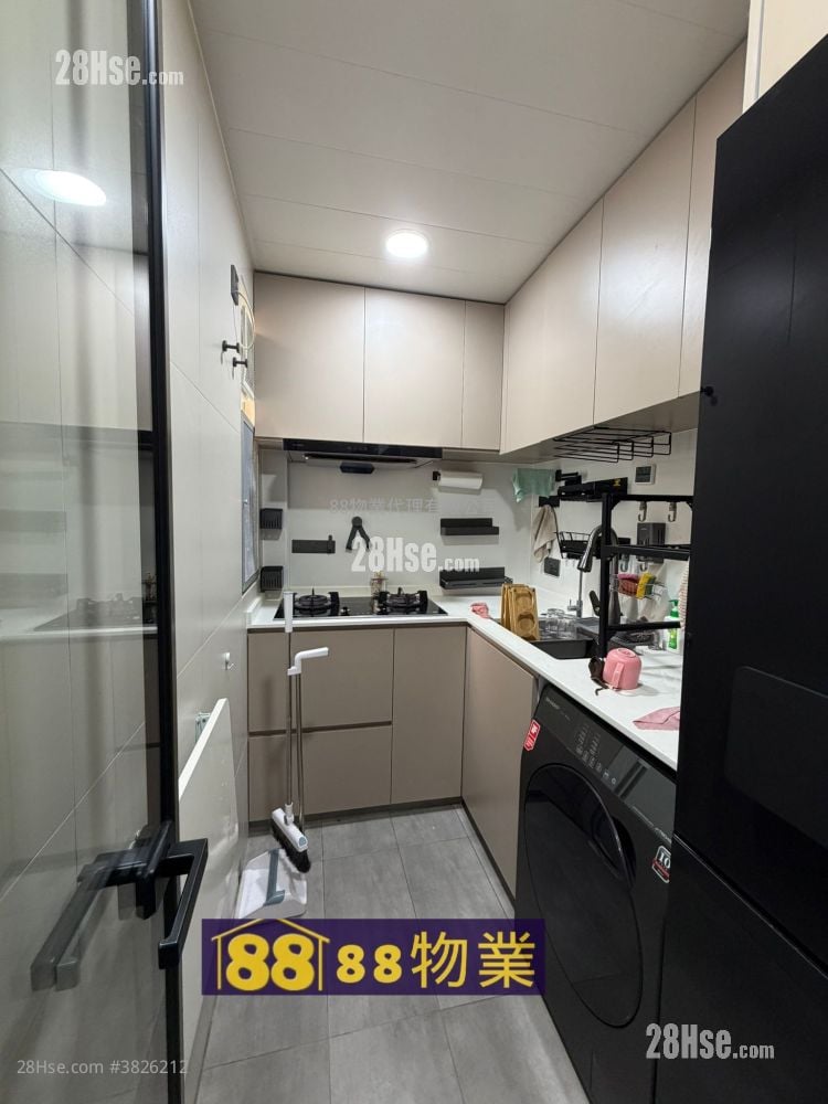 Flora Plaza Rental 2 Bedrooms , 1 Bathroom 392 ft²