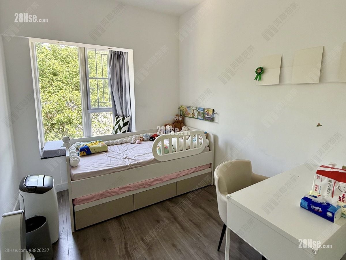 比华利山别墅 售盘 4 房 , 2 浴室 1,597 平方尺