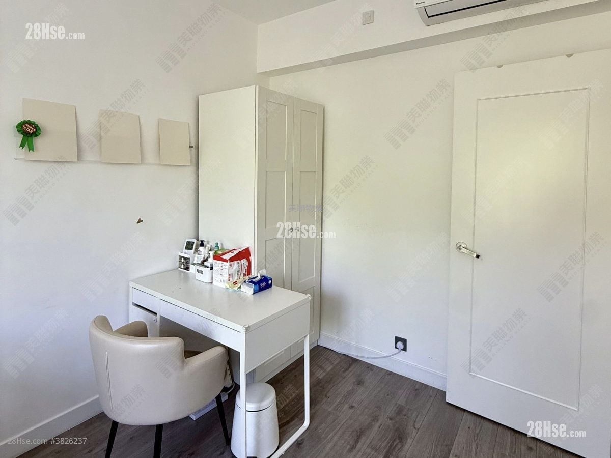 比华利山别墅 售盘 4 房 , 2 浴室 1,597 平方尺