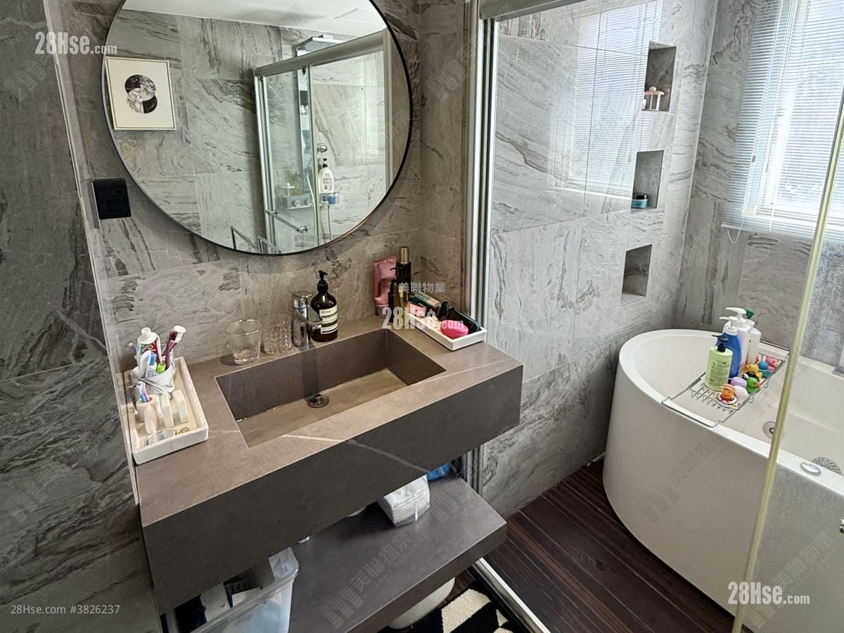 比华利山别墅 售盘 4 房 , 2 浴室 1,597 平方尺