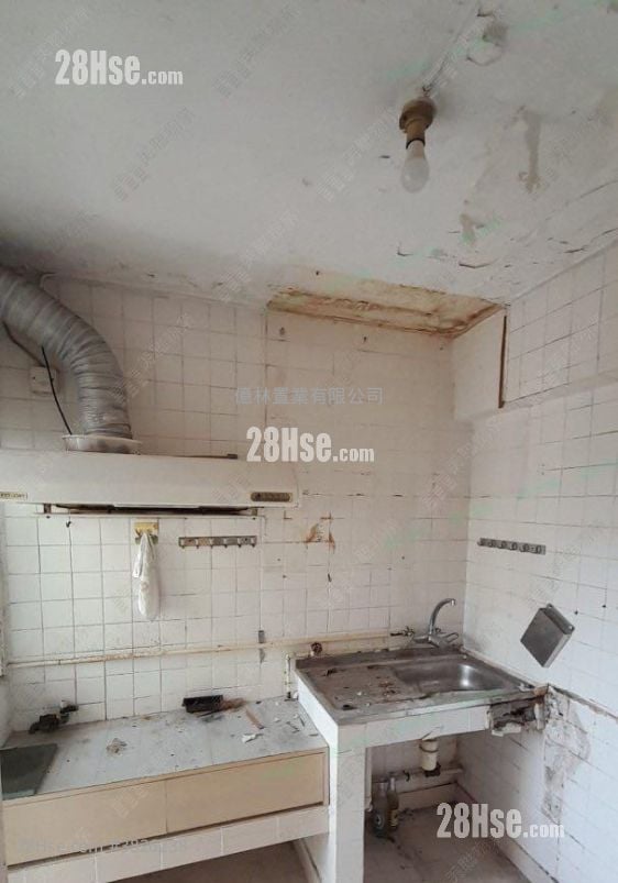 Hing Tin Estate Sell 2 Bedrooms , 1 Bathroom 381 ft²