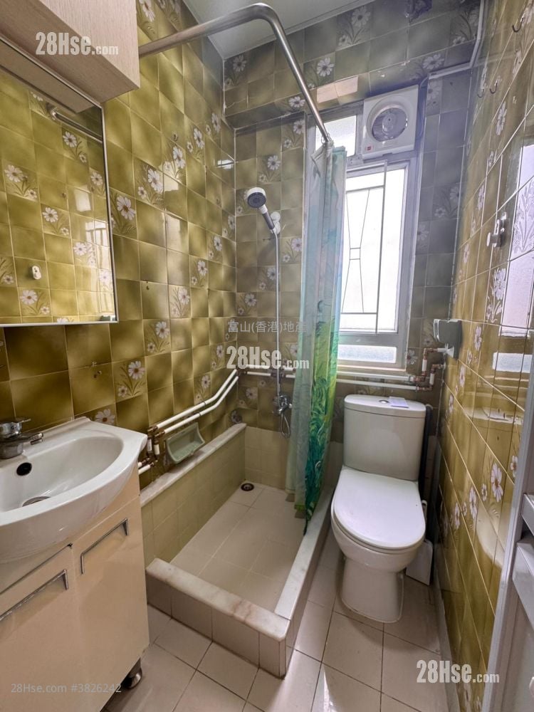 Fu Yau Building Sell 1 Bedroom , 1 Bathroom 245 ft²